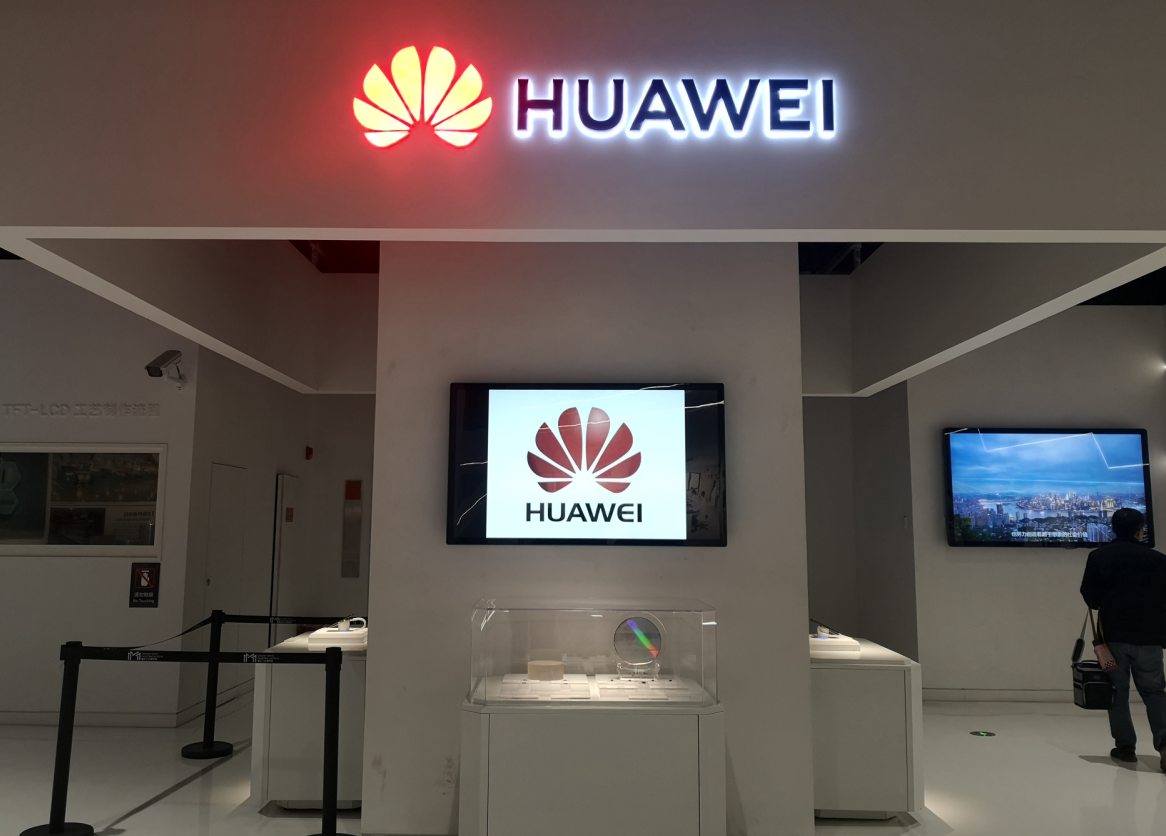 英国电信联合沃达丰发声：替换华为设备将带来