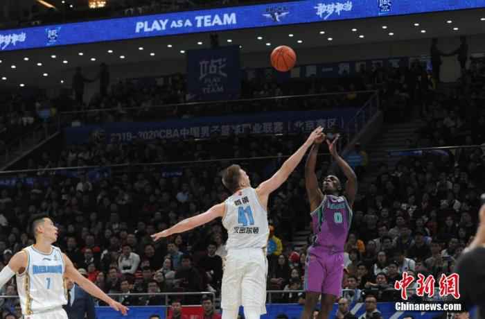 资料图:哈德森缺席,暴露了山东队后卫短板。中新网记者 李骏 摄 体坛观察丨复赛一周,CBA需要更多“窝里横”