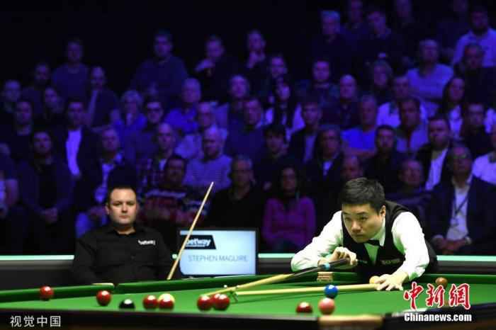 资料图:北京时间2019年12月9日凌晨,斯诺克三大赛之一的英国锦标赛在英国约克落下帷幕。最终,中国选手丁俊晖以10比6的总比分战胜英国选手马奎尔,时隔10年再夺该项赛事冠军。 斯诺克世锦赛种子签位:丁俊晖次轮或遭遇奥沙