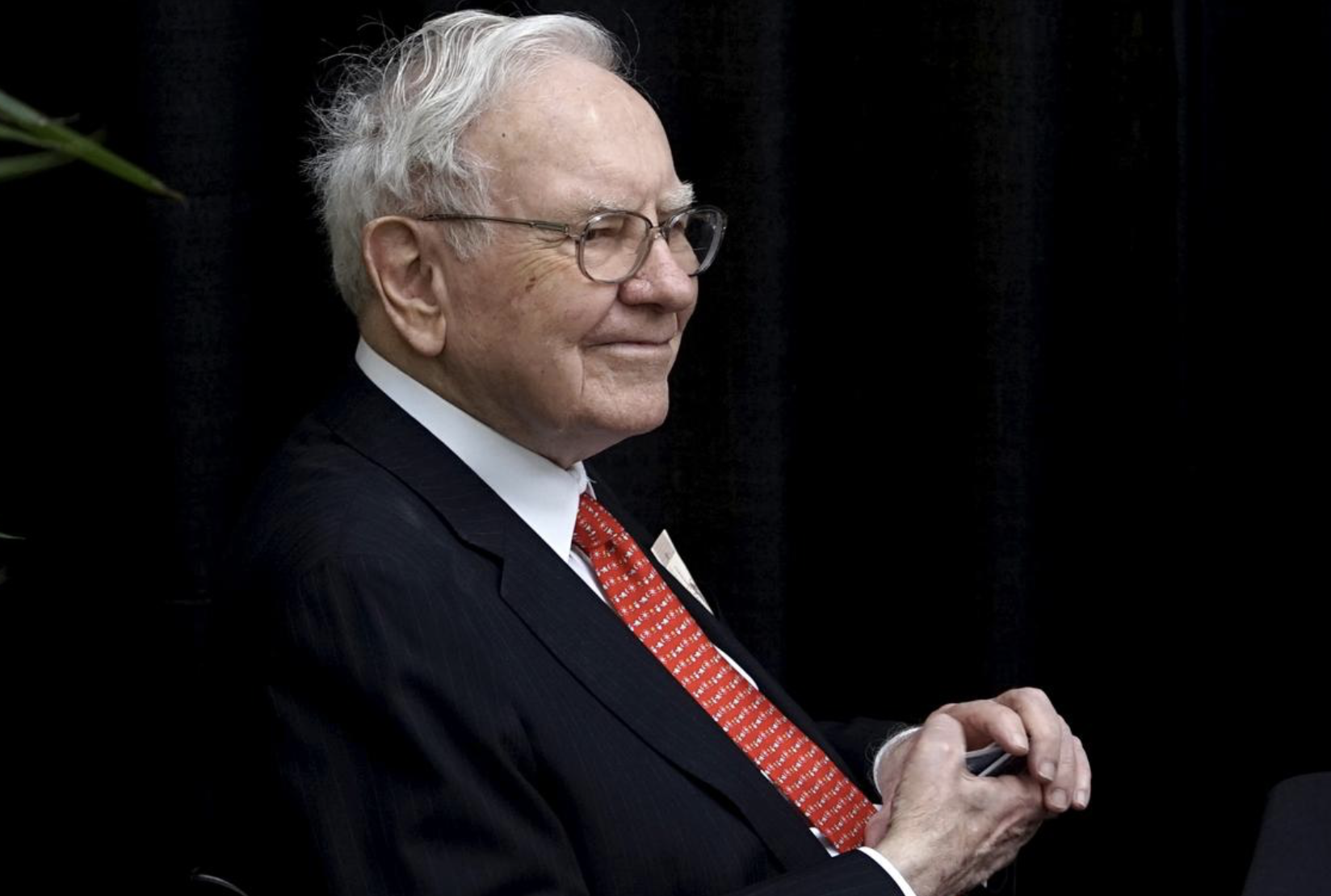 持仓苹果四个月大涨400亿美元,“股神”巴菲特