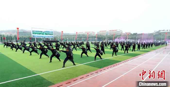 甘肃首届警体运动会开幕 冀强化民警实战技能