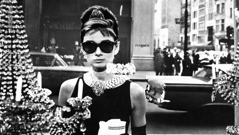 中国代工厂的尴尬：100块的墨镜，贴上logo，售价