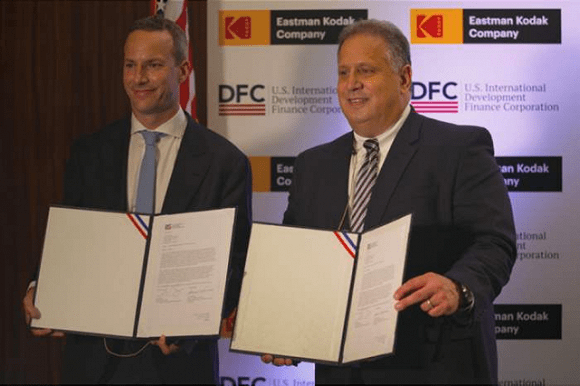 深网丨没落的胶片巨头柯达,特朗普为何选中它