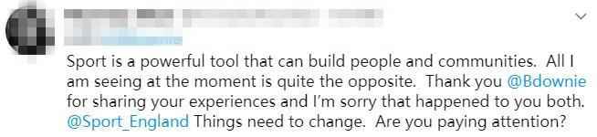 网友评论截图 这群光鲜的英国体操姑娘背后,有个灰色的童年