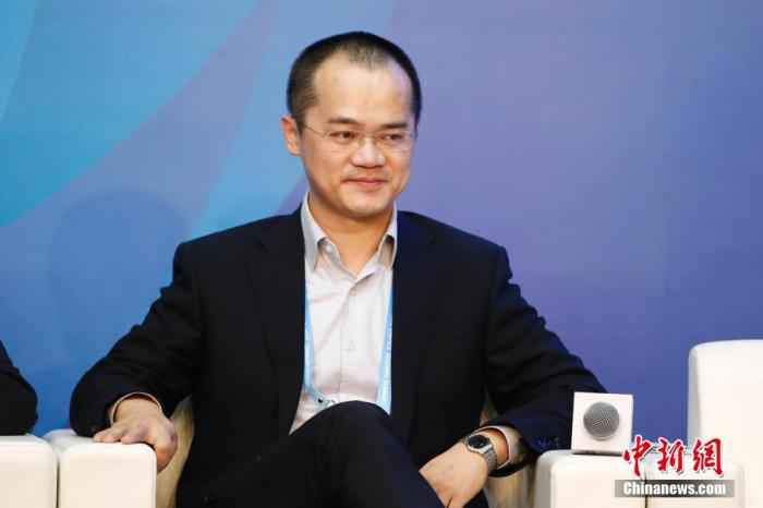 美团点评首席执行官王兴。李震宇 摄 国足VS王兴:菜和送菜的打起来了,你支持谁?