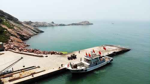 一座“四无”岛 五代“拥军船”