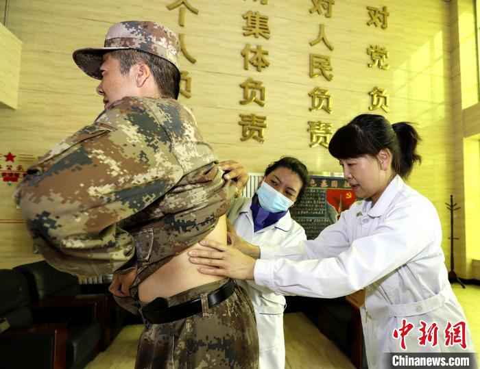 阿里援藏医生边关巡诊：普及防护知识 降低高原