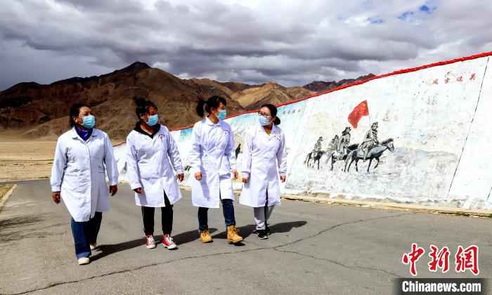 阿里援藏医生边关巡诊：普及防护知识 降低高原