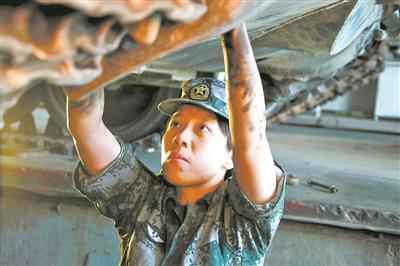 “天山之花”绽放火热军营