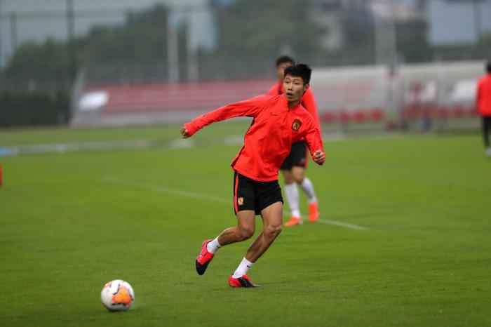 谭凯元。恒大足校供图。 恒大俱乐部颁最严限薪令 足校培养球员封顶年薪