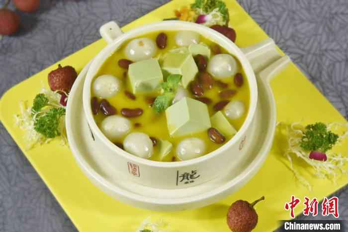 此次活动展出的色香味俱佳的美食 广州市增城区旅游发展中心 供图 凉粉融入荔枝 “中国荔乡”广州增城创意美食令