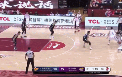 比赛动图。 CBA总决赛:广东110:88大胜辽宁手握双冠军点