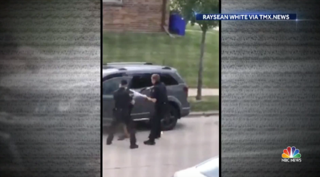 非裔男子被美警连开7枪 华春莹发推:谁将是下一