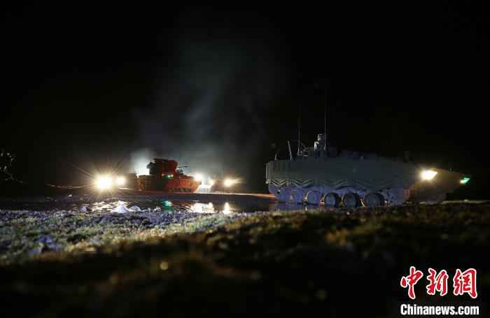 西藏军区某旅开展昼夜全装全要素拉动演练