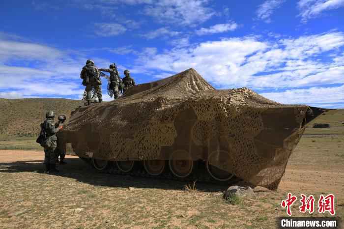 西藏军区某旅开展昼夜全装全要素拉动演练
