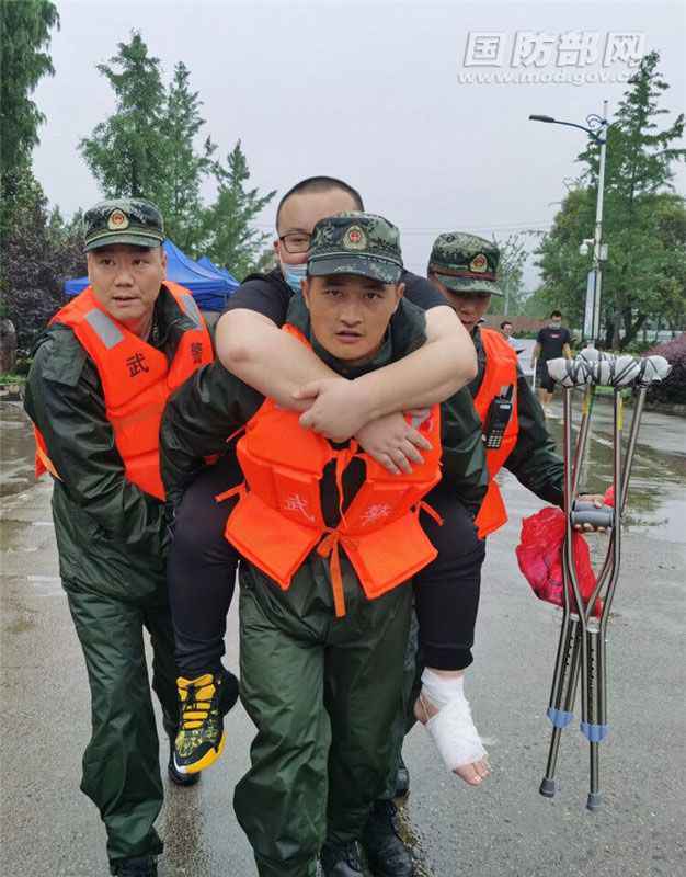 国防部就中美两军关系、中印两军关系等答问
