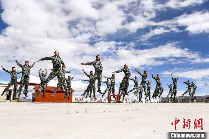 西藏里孜戍边模范连 “战天斗地”守护祖国安宁