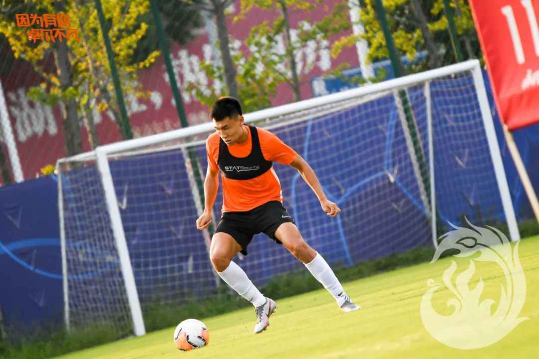 图片来源:武汉卓尔足球俱乐部官微 养肥竞争对手?华夏中锋董学升租借加盟武汉卓