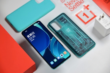 买新还是选旧？众网友的疑惑：一加8T与iPhone11如