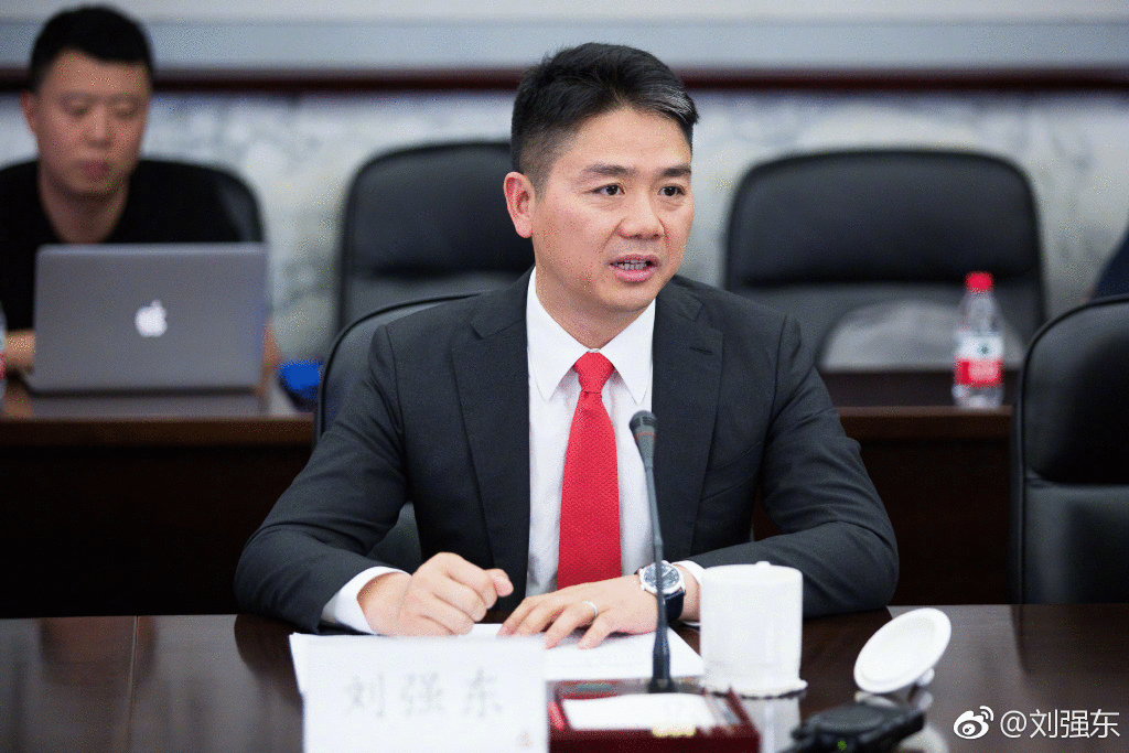 刘强东的新算盘：电商退居幕后，借来2万医生靠