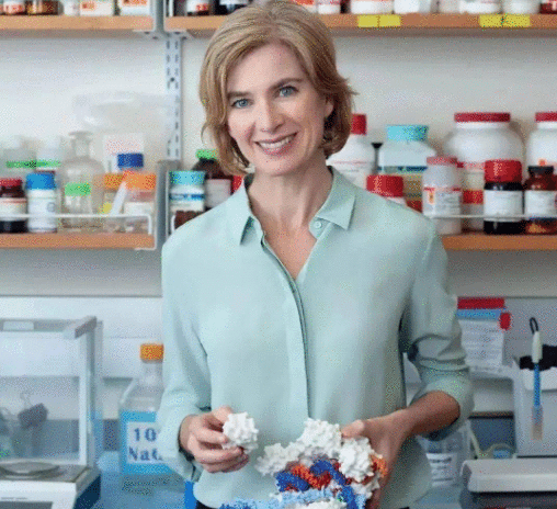 诺贝尔奖得主酷似戴安娜王妃，说父母是她事业