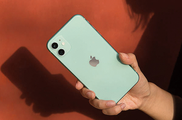 苹果、小米没留一点余地，11月的战绩能否影响双