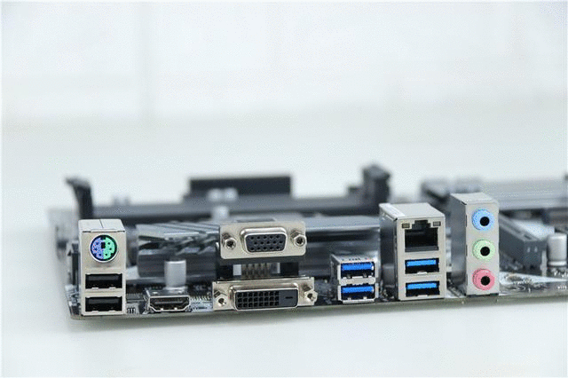 B460主板,搭配10700K+索泰RTX2070 PGF,能hold住吗?