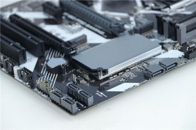 B460主板,搭配10700K+索泰RTX2070 PGF,能hold住吗?