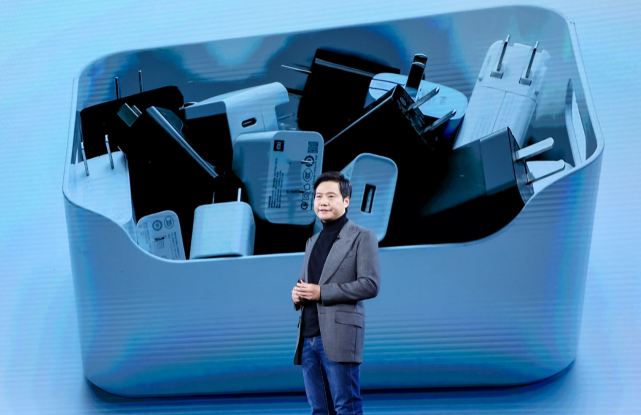 在小米11面前,iPhone 12真的是来送人头的