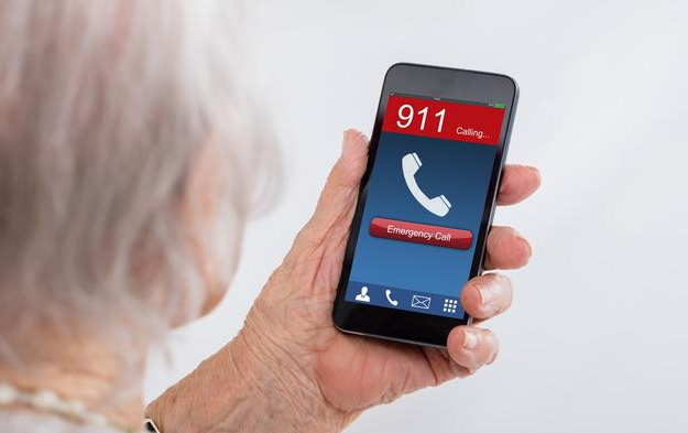 老人也可以玩转互联网!工信部宣:微信、支付