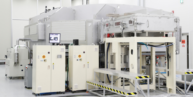 用了8年,这个80后清华高富帅“掰弯”了世界