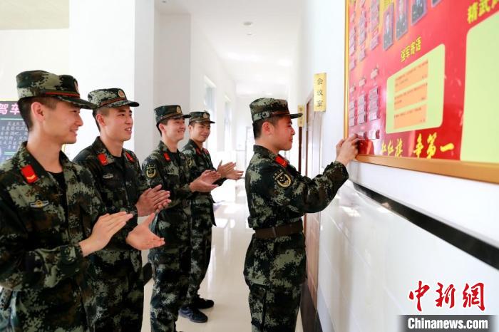 武警新兵下连“变形记”：“破茧成蝶”终有时
