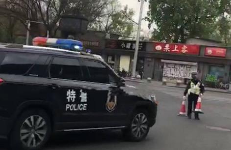 北京安定门内永恒胡同发生火情 两名女子被烧伤
