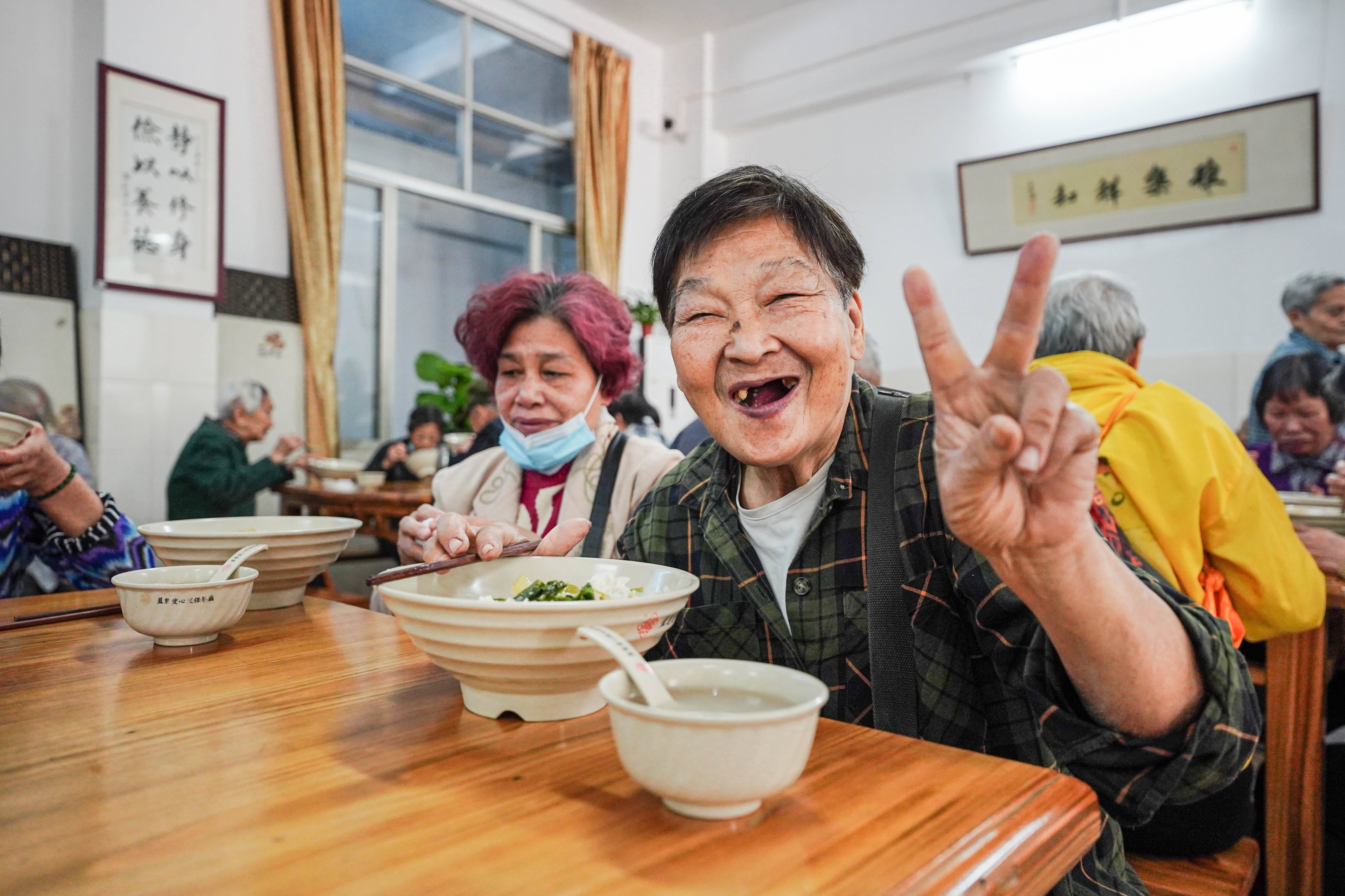 段元：3月8日关爱老人，温暖与爱同行